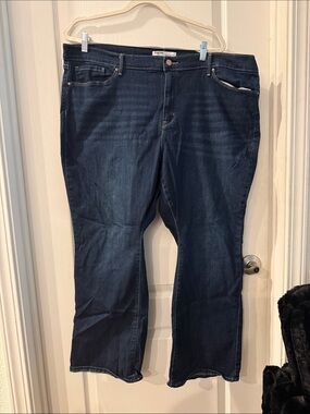 Signature by Levi Strauss Indigo Bootcut Jeans